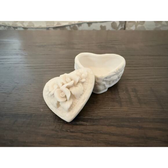 Vintage Porcelain Ceramic Floral Jewelry/Trinket Boxes – Set of 2 - Picture 4 of 10